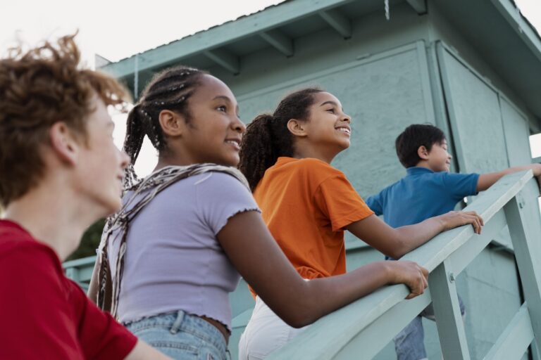 Educação Básica com equidade: desvendando barreiras no cotidiano escolar entre estudantes